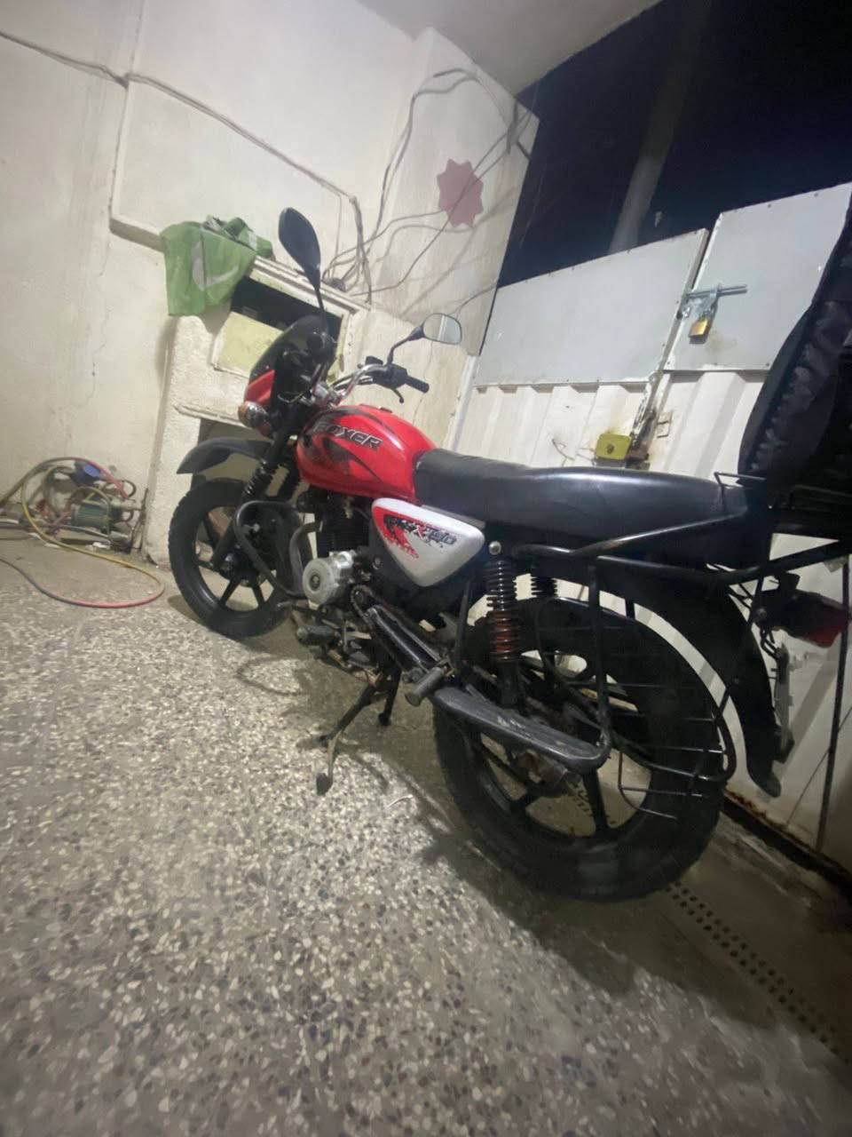 عندي هاي البوكسر للبيع رقم جديد بيها الماشه بيها. شمره  بس بدون دبلات  لان  جانت بل حجز وشامريها شمر من
 الكرين مال مرور واشاره  ليوره مكسوره   والصينيه مالتها  موجوده  يعني يرادلها بس شد
سعرها مليونين
موديل ٢٢
الشراي يتصل
***********
***********
