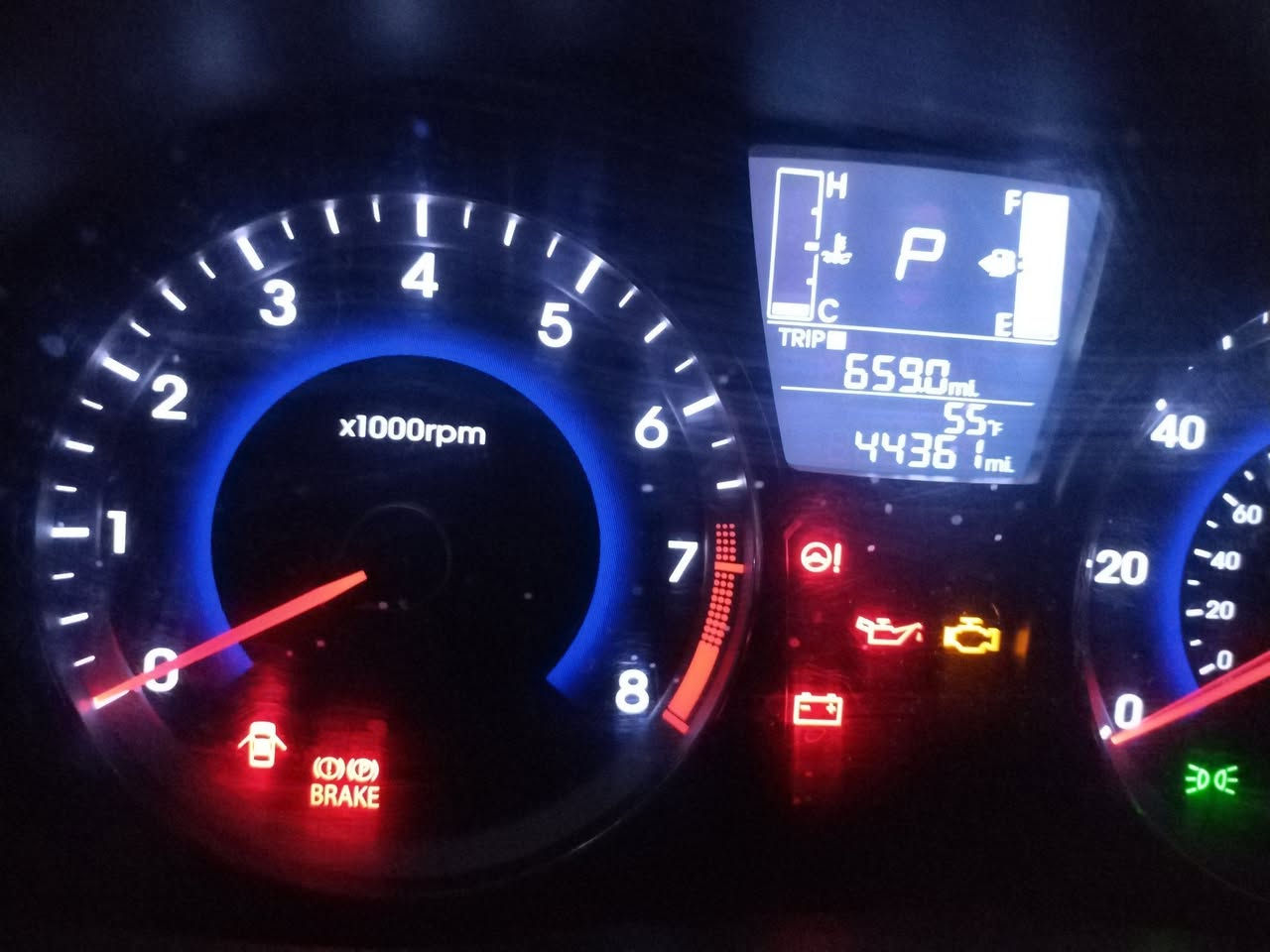 السلام عليكم للبيع اكسنت موديل 2016
وارد امريكي بدون ضرر السياره كلين اخت الزيرو ماشيه 44الف حقيقي كتلوك الشركه موجود السياره على وضع الشركه 
رقم نينوى انكليزي جديد هزه وسنويا كلو جديد كابون بانزين بيها 
مكان السيارة موصل حي الشرطه  *********** ملاحظه السيارة مكفوله حتا من البارد
