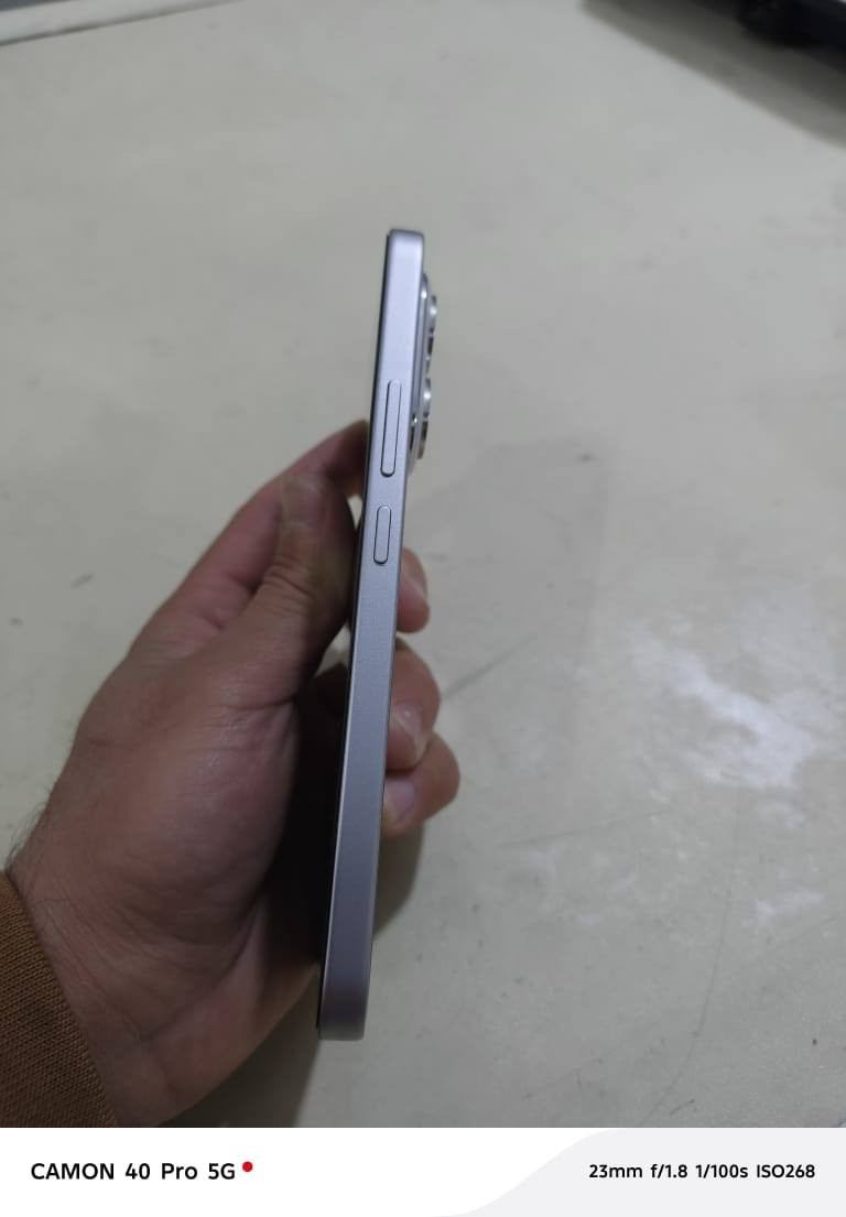 سلام عليكم. جهاز هونر 400 ذاكره 512.عشوائيه 12.جهاز نضيف كلش. اشتريته بدايت سنه صارله 3 اشهر و 15 يوم السعر 470 الف قفل ماكنه بغداد اليوسفيه لايوجد توصيل لل استفسار واتس اب ***********
