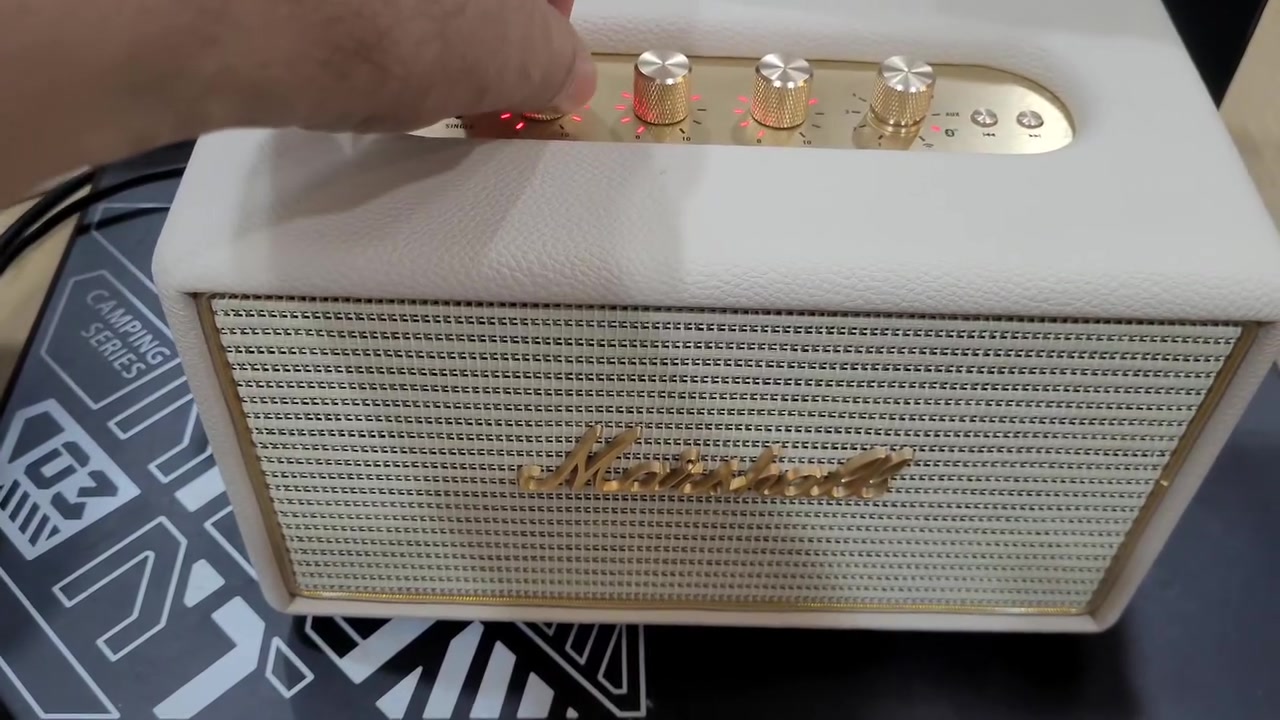 من رخصة الادمن متوفر سبيكر 
marshall acton multi-room
بلوتوث واي فاي جديد غير مسنخدم 
الصوت متكدر اتبقي فول طول الوقت كلش قوي


**إذا كنت صاحب هذا الإعلان وتريد حذفه لأي سبب، رجاءا أرسل رسالة إلى الدعم الفني**