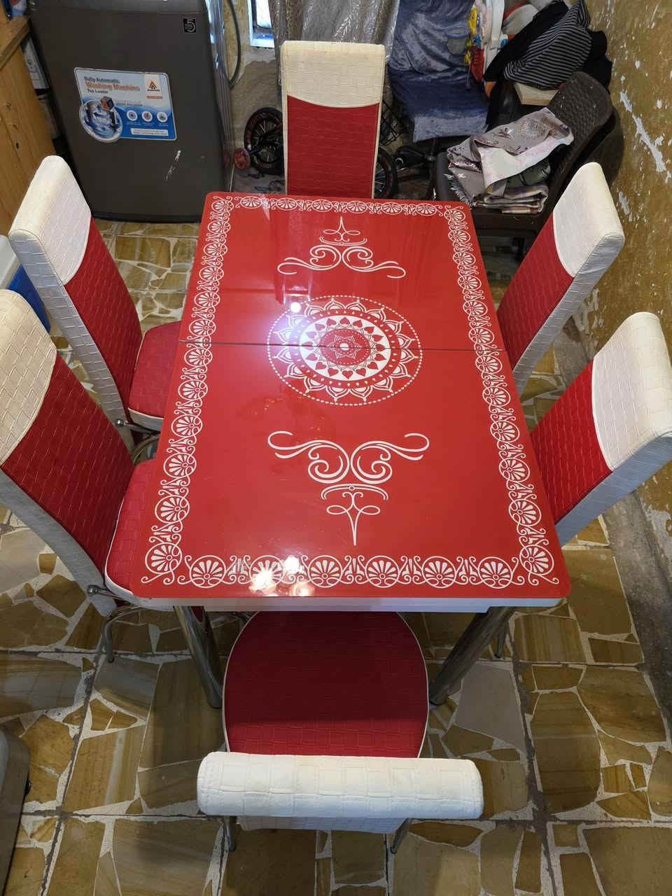 ميز وكراسي تركي جديد ونظيف جدا استعمال قليل .. ميز سلايد يتكبر ويتصغر و٦ كراسي السعر ١٥٠ ..الغزالية *********** واتس اب
