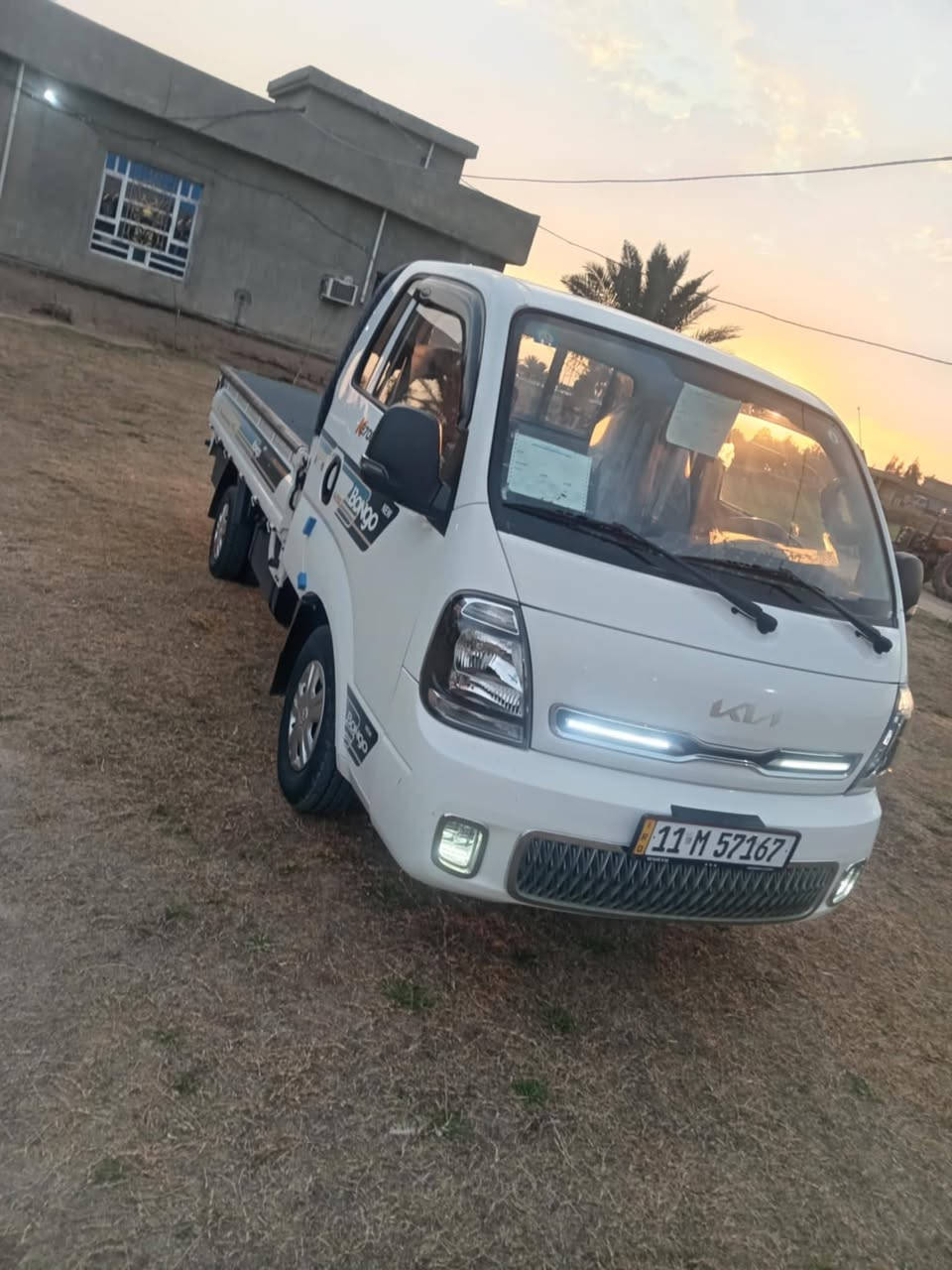 للبيع كيه ٢٠٢٣ رقم بغداد انكليزي سياره جديده بمعنى الكلمه ماشيه 30 الف حقيقي وقابله للزياده استخدام شخصي ماشايله حمل ابد تايرات الشركه وسبيرات مانازلات كير ومحرك واكسل وتخم تاير كله جديد العنوان بغداد الطارميه الشراي الهاتف ***********
