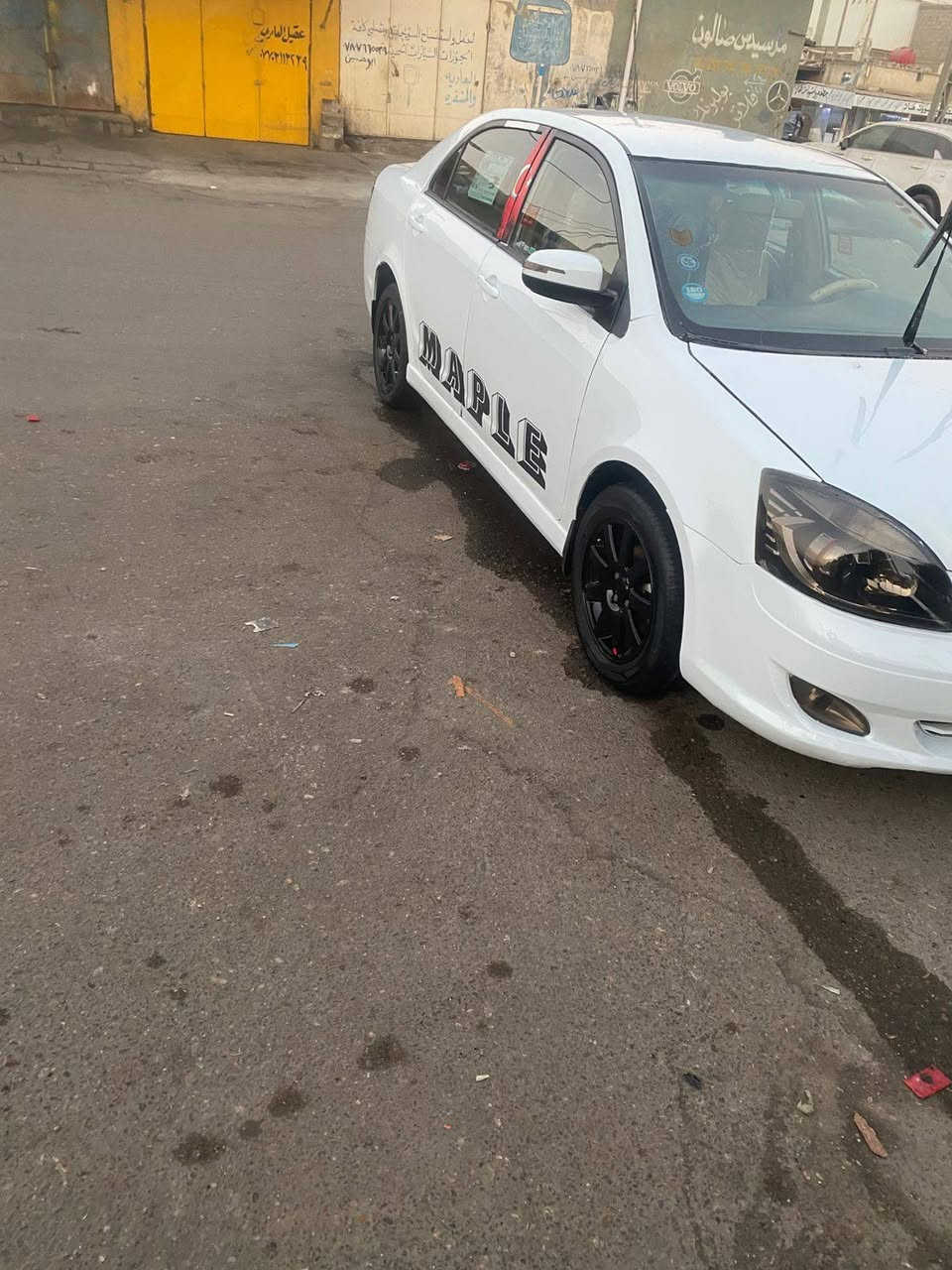 جلي موبل مديل2012 السيارة مصبوغه جماليه بيه مدكر أمامي مبدل فقط السياره جاهزه من كلشي مكينه كير عادي تخم تاير حداديه كله جديد السياره جاهزه للشارع وين مايعجبك اطلع شاشه تاب ولايت زنون ارضيه جلد السعر 45 وبيه مجال *********** السنوية بعده ما صاقطه  مكان السياره بصره
