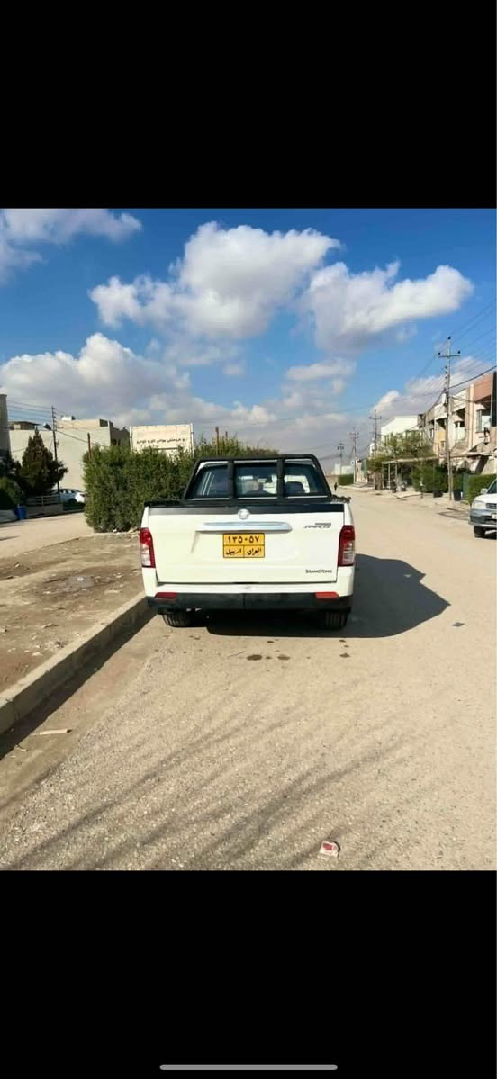 سانیۆنگ ٢٠١٢مەكینە. بەنزین دەبڵ ئەكسل سەیارەكە بەس دەركی بۆدیدوبست سبوغە هیچیتری نیە 
مەكینەشی كەمێك بوخاری هەیە بێنەقسكردن
نرخي٨٧وەرەقەو كەمێك مەجال
*********** أربيل, العراق
