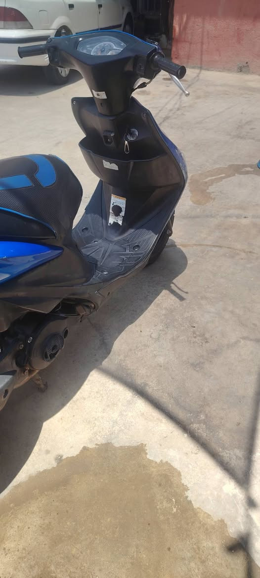 السلام عليكم ادرس حديث نوزل دراجة جديده فقط الكفر الامامي مكسور مكينه ناعمه ***********
