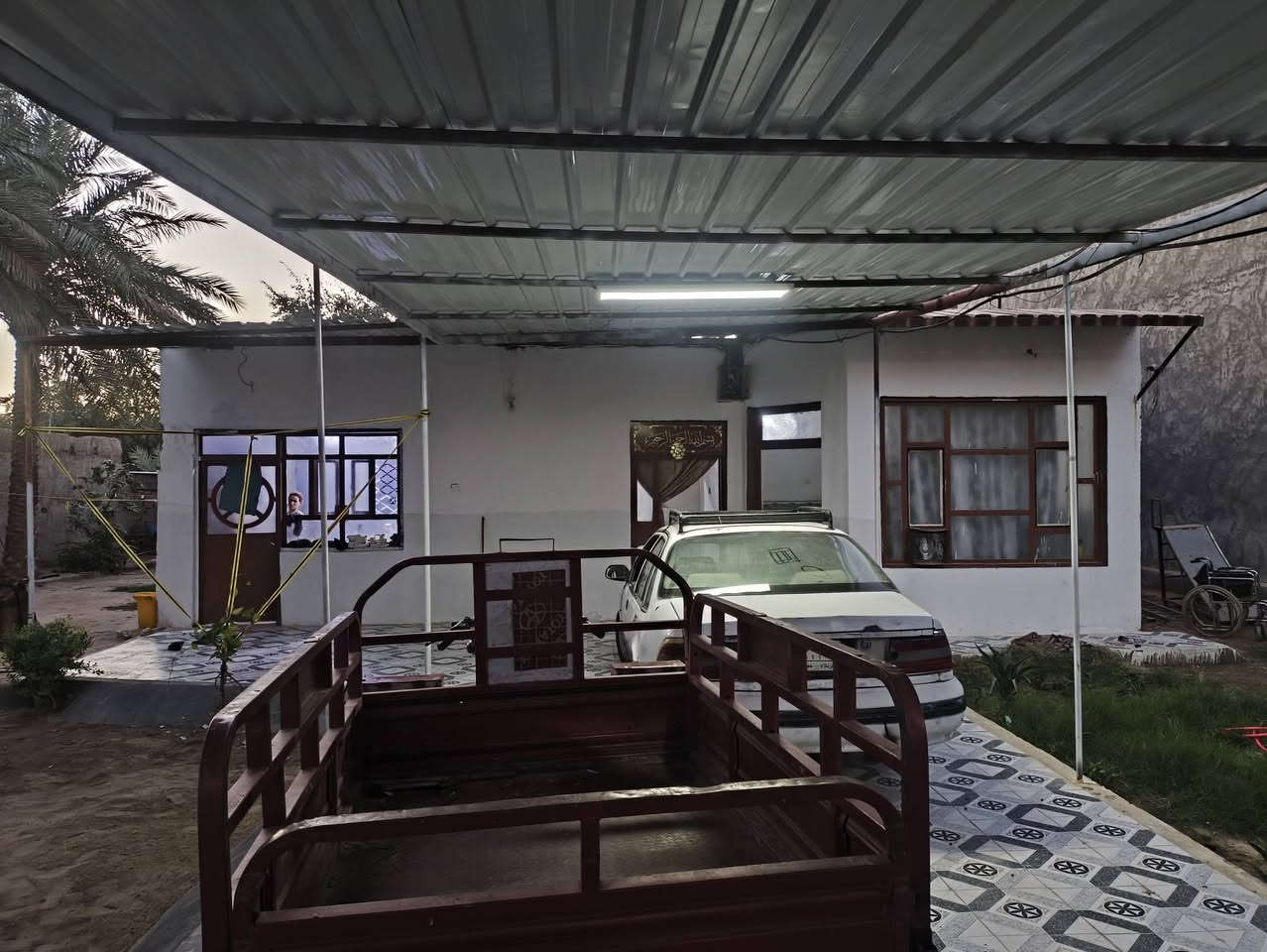 السلام عليكم
بيت معروض للبيع في ابو غرق تحديداً في منطقة المسافر يحتوي على غرفتين نوم واستقبال وكلدور 2 لمعرفة تفاصيل اكثر يرجى الاتصال على الرقم أدناه *********** - ***********
