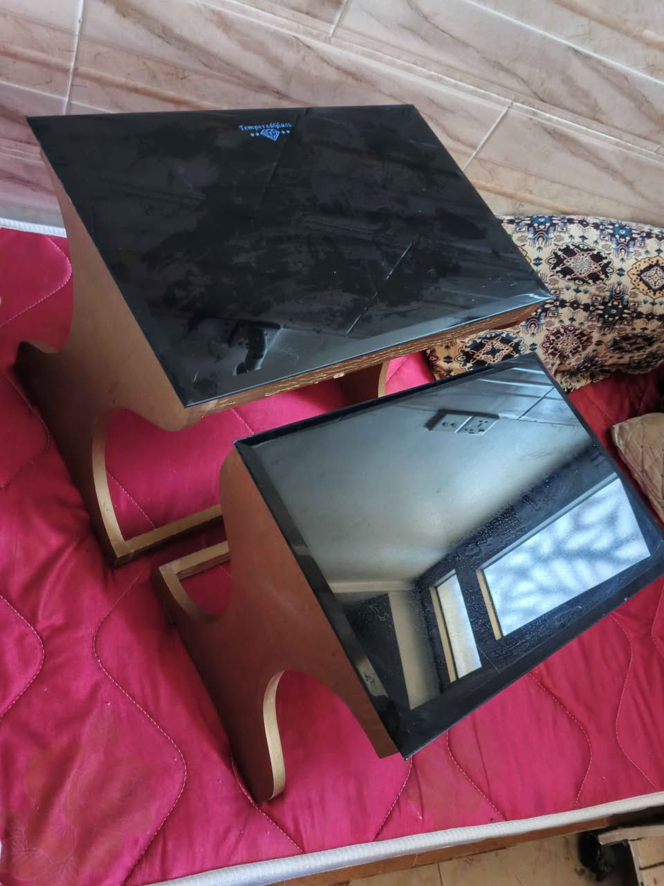 طبلات ثلاثيه استعمال شهر واحد نظيفات جدا صاج لون ذهبي ومن فوق زجاج أسود بغداد, العراق


**إذا كنت صاحب هذا الإعلان وتريد حذفه لأي سبب، رجاءا أرسل رسالة إلى الدعم الفني**