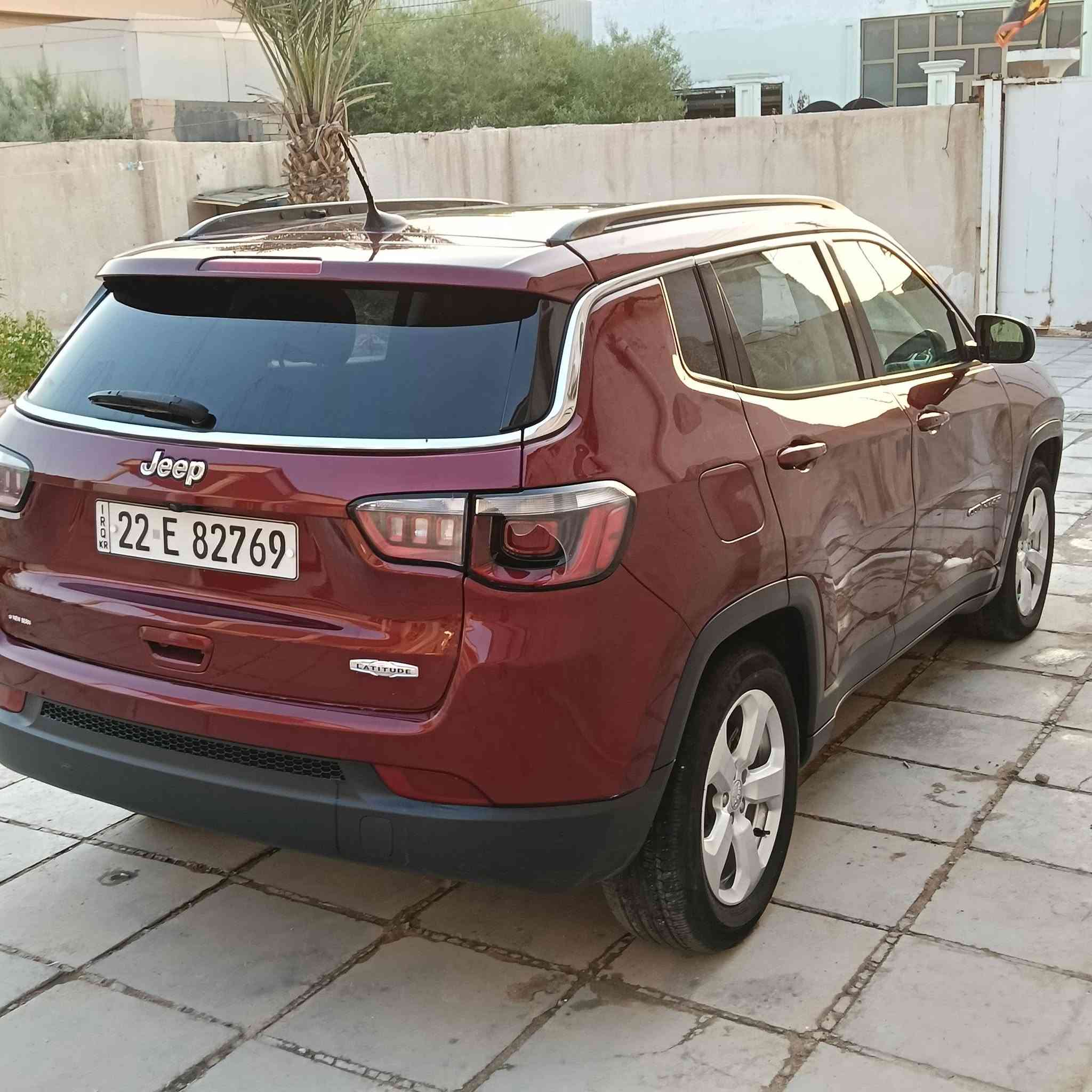 السلام عليكم 
جيب كومباس 2021
وارد امريكي 
حادثها جاملق وبنيد فقط شواصي سليمات 
سياره جاهزه
مكينه كير كفاله 
حداديه 90%
تخم تاير جديد الاصلي مو الصيني 
تبريد تدفئه كله شغال  بنورامه 
تحكم عن بعد بصمه 
لايت زنون 
محرك 2400 المرغوب 
السياره مال بيت ومامتعوبه 
رقم اربيل السنويه ل 28
تريد تحويل اتريد وكاله 
السعر 138 وبيها مجال 
العنوان البصره ابو الخصيب 
اي استفسار ***********
