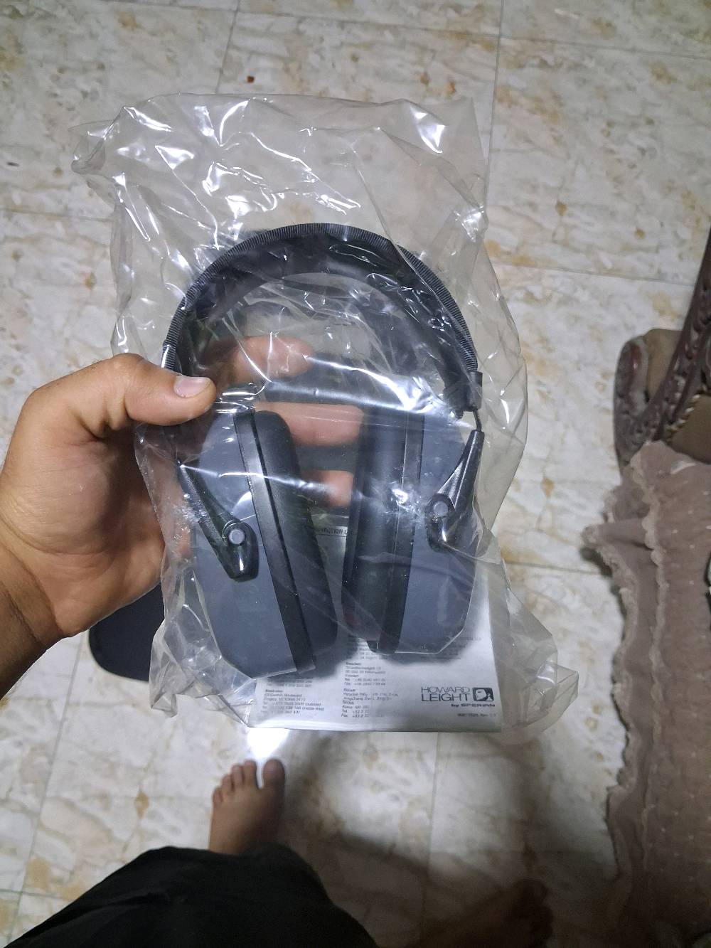 السلام عليكم ورحمة الله وبركاته عندي غراض تصفيه محل بقت منهن عندي  بل بيت شي قليل مو هواي كلهن درجه اولى ماكو مستخدم الي يحب يستفسر مكاني بغداد متواجد عل خاص