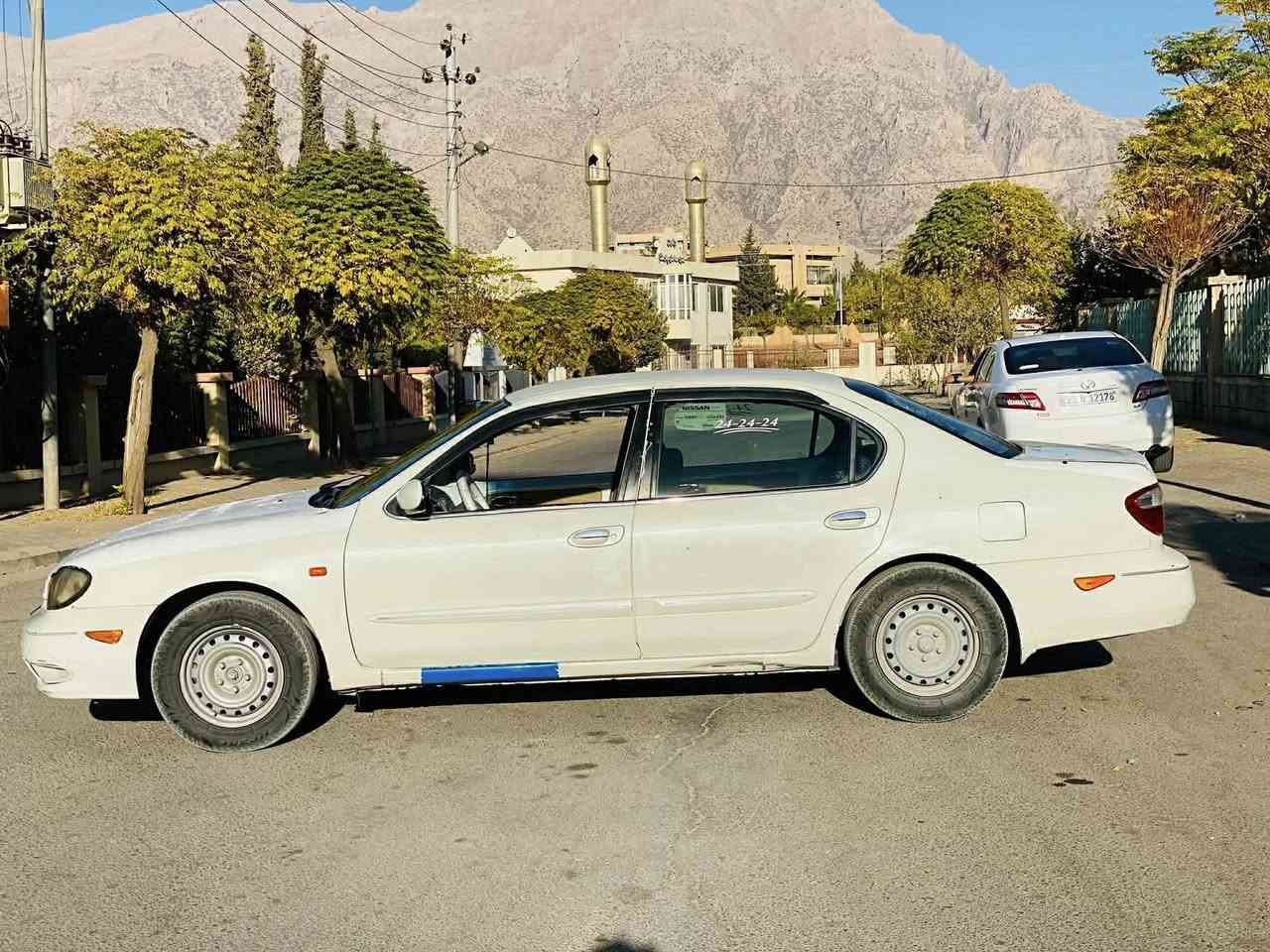 سلاو بەناوی خوای گەورە ماگزیما ٢٠٠٢ شەش بستۆن مەکینەی ئەور پی بەشەرتوو زەمان بەس سەر بۆنیتی بۆیاخە ئەویش لەسەر ساغی کراوە سەیارە گێرو مەکینەی بەشەرت چوار تایە لۆکی لەژێرە بەناو خۆ شمانەوەیە بەس سەنەوی ٥مانگ ئەبێت بەسەر چووە غرامەو هیچ شتێکی تێدا نیە تا بڵێت ماڵەکو پاکو جوانە 
بۆسعرە کەشی تەلەفوون کە بۆئەم رەقەم تەلە فوونە 
0772 700 36 72 
شوێنم پیرەموگروون
