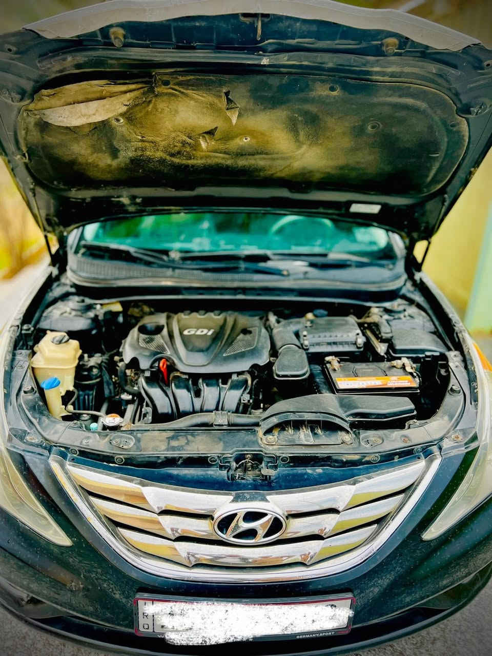 للبيع فقط سوناتا 2013 امريكي
السعر :  100$
الضرر قطعتين ( بابين جهه الصدر)السونار ويه الصور 
رقم جديد ( انبار ) ب اسمي تحويل ثاني يوم
السيارة نظيفة جدا ما  تصرف عليهه لو ربع 
-زوج تايرات جدد 
-وادامة كاملة
 مكاني / الانبار حصيبة الشرقية
***********
