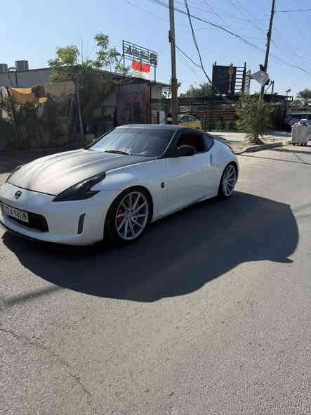 نيسان (z)للبيع فول موصفات من عده الفتحه  سياره كير محرك مكفول السياره فول نشاط   ومسروف عليه جاهزه. لاخير قطعتين صبغ وقطعه اكلير للجماليه  مديد (2010) الموقع لاعظميه اصليخ  السعر 125وبيه مجال  ***********
