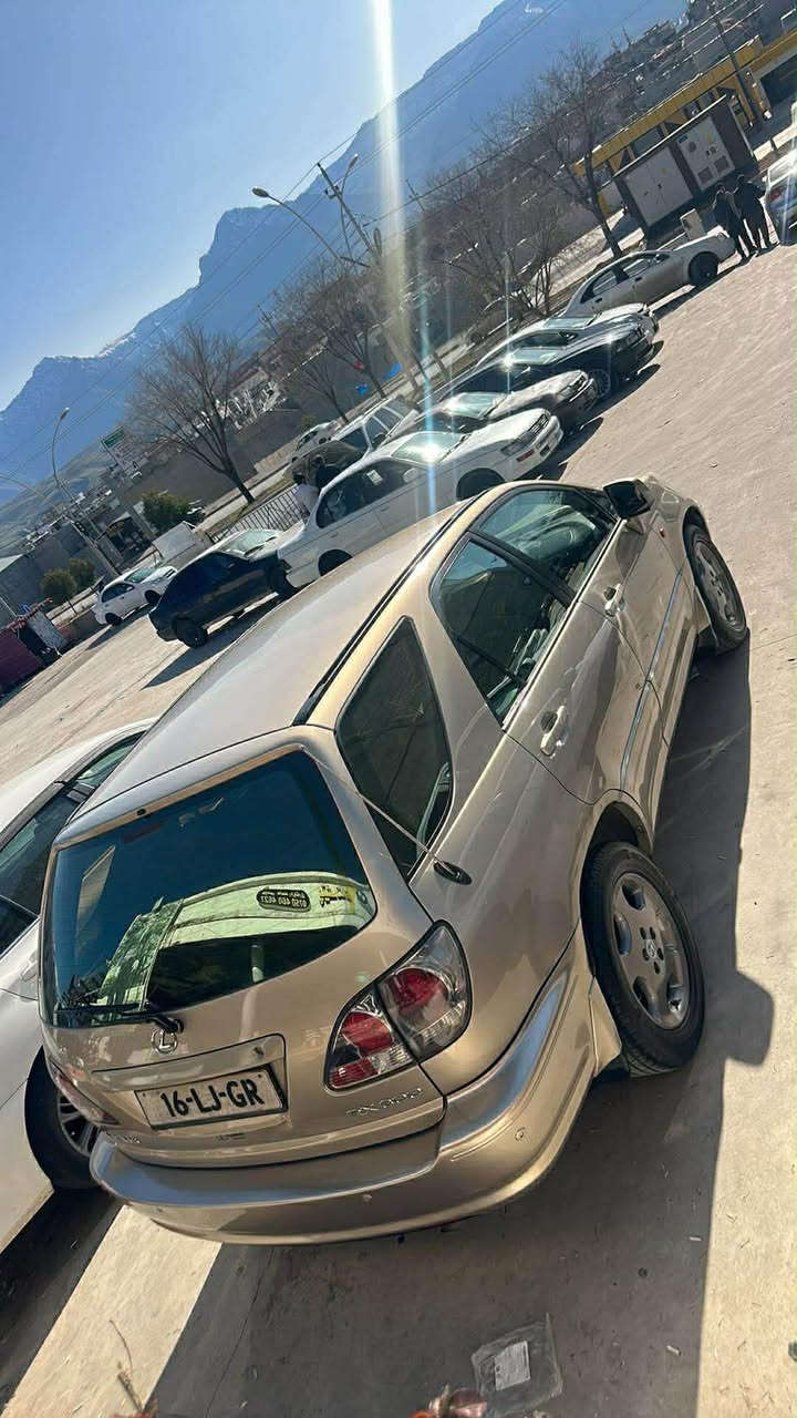 LEXUS2003   سيارةكة هيمن نية تلفون بوخاوةني بكةن 
بوفروشتن يان گورينةوة بةشتي بةدلمان بيت
سيارةكة اوروبية مةنةفيستي اسلية
هةزةو باكانةي بو كراوة
فول فولة بةس سلايد نية
گيرو مكينةي بلايد افةلونة
سيارةكة نمونةية لةجواني 
٢بارجةي  بوياخي اوروباية عيراقي هيجي نية
بةشةرتي گيرو مةكينةو توندو توليو كارةبايو دارو بةرد
سيارةكة وةسي ناوي خوي ادويت
شتيكي تايبةتة
گورينةش دةكةين بةشتي بةدلم بيتن
بو سعا تيل بكة
 موشتةري تلفون بو خاوةني بكة
***********
شوين سوران أربيل, العراق
