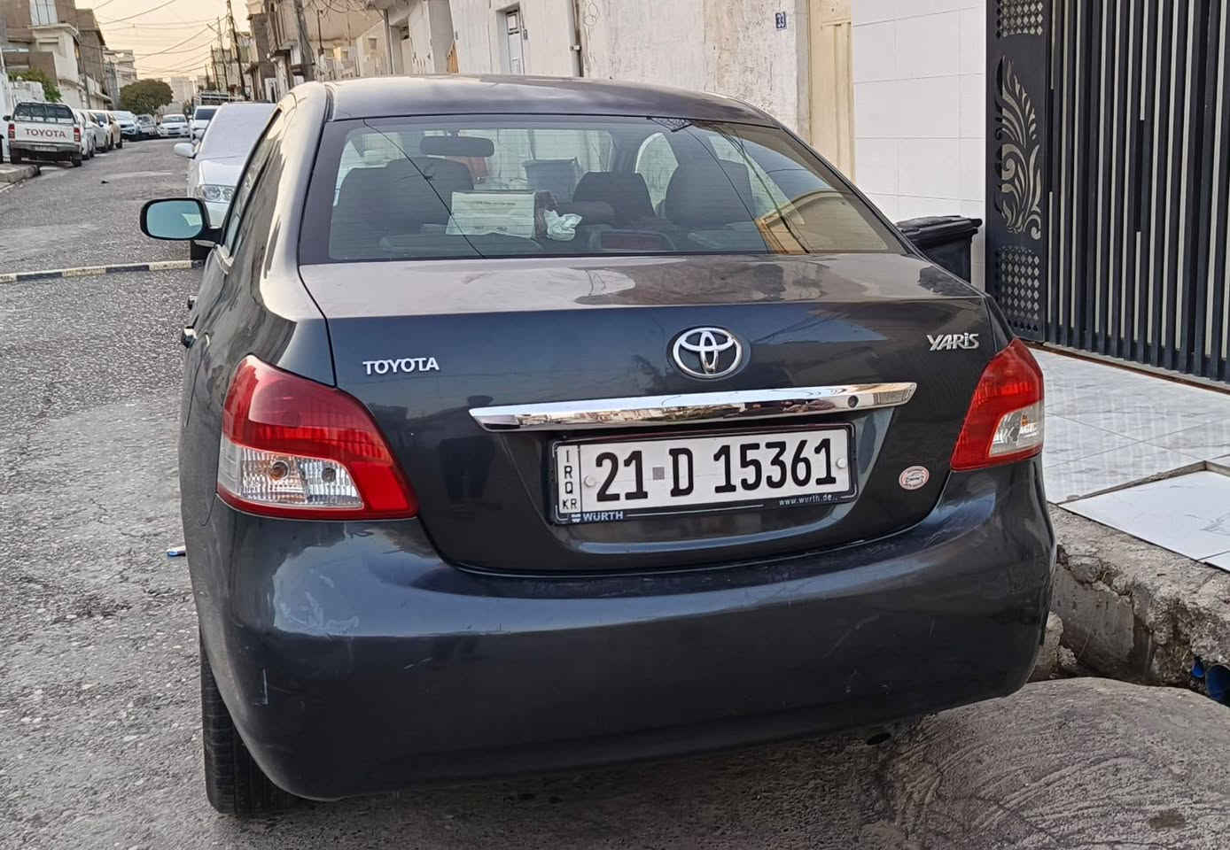 یارس 
مۆدێل 2011
مواصفات امریکی 
چوار جام کارەبا
ئاوێنە کارەبا
شاشە و ئایپاد و کامێرا
هیچی نیه تەنها 3 بۆ 4 شوێنی ساردە کوتە 
سعری 80 وەرەقە و معامەلە.
*********** أربيل, العراق
