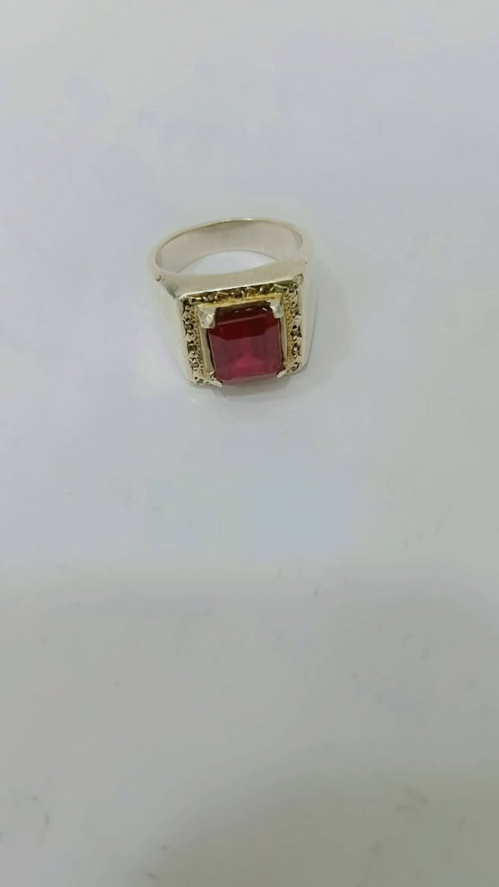 السلام عليكم للبيع افريقي او باريسي مااعرف 19مثقال تقيم اعلى سعر


**إذا كنت صاحب هذا الإعلان وتريد حذفه لأي سبب، رجاءا أرسل رسالة إلى الدعم الفني**