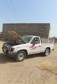 هايلوكس • ٢٠٠٠ • باسمي