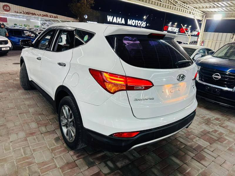 اللهم صلى على محمد وآل محمد 
سلام عليكم 
هونداي سنتافي 2013 خليجي للبيع 
مكفوله كفاله عامة (  بدون بارد وصبغ وتبديل مكفولة حتى من الشخط)  
 كير ومكينه كفاله عامة 
محرك 6 سلندر                  ماشية 135 كم حقيقي 
فول مواصفات 
1-بنوراما 
2- بصمة تشغيل وبصمه ابواب 
3- كراسي كهرباء 
4-امري شفط 
5- هند بريك بصمة 
6- 7راكب 
مكاني ديالى بعقوبه 
للاستفسار اتصل ***********
