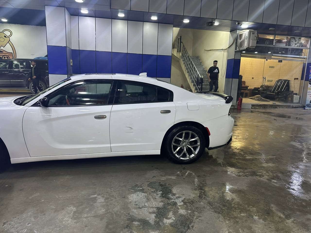 السلام عليكم
دوج تشارجر 2018 SXT PLUS 
وارد امريكي 
ضرر فقط جاملغ جهة السكن بدون دواخل بدون يرباك

المواصفات 
1:فتحة
2:رادار جانبي (نقطة عمياء )+رادار خلفي اوتو ستوب مع حساسات خلفية
3:كشن السائق كهرباء + كشنات تدفئه+ ستيرن تدفئه
4:المرايه الوسطية و الجانبيه تعتيم ذاتي + ترحيب 
5:فتحة سقف
6:شاشة كبيرة
8:دفع خلفي 
9:محرك v6 3.600cc
10:دخول ذكي + بصمة
11:لايتات امامي +خلفي كله LED+كشاف ضباب امامي LED

ملاحضة : السياره صار بيها خادث بسيط ضربه بسيطه بين البابين جهة السكن + موجودات البوب عندي انطيهن مع السيارة+ بدلت بابين بلاديات نفس الون السياره بدون قطره صبغ + بيها شخطة باب خلف السائق كما موضع بالصور 

السعر 20,500$ و بيها مجال للشراي 

للاستفسار راسل الرقم واتس اب   

***********
