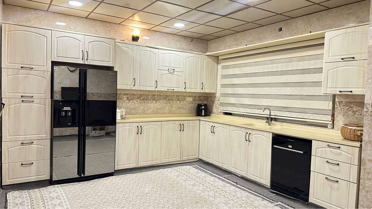 زۆر تازە و بێ عەیبە ٩ مەتر و نیوە ئەتوانرێ ٢ تاک ٢ تاک دەسکاری بکرێ مۆدیلەکەی لە سلێمانی
*********** السليمانية, العراق
