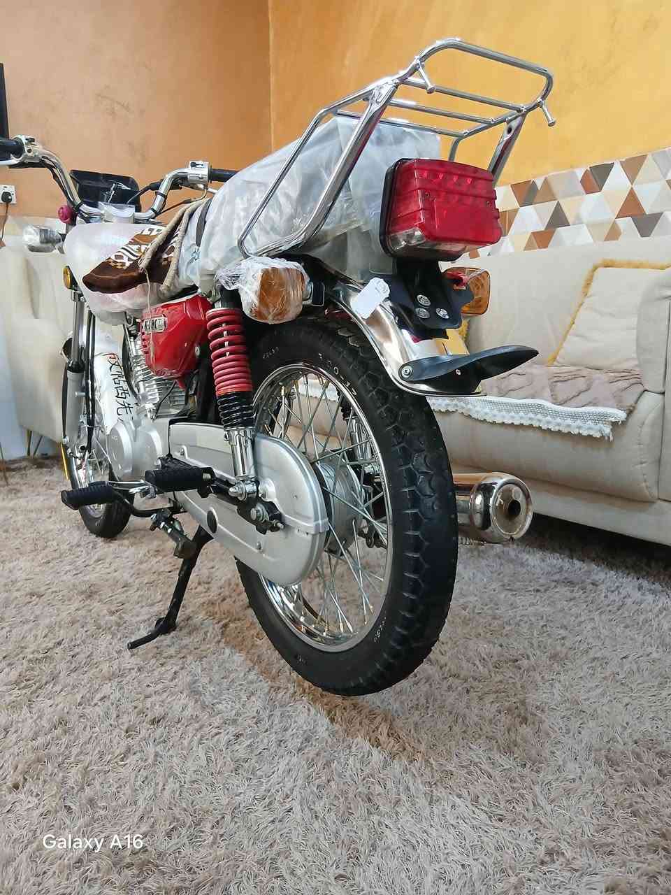 سلام عليكم شباب دراجة نامة امتياز ٣ احرف دراجة حلوة ونضيفة شلعة ومعدل شك الكاع محرك ناعم صالنصة شيرازي صوتهة يخبل ٣ سويج موديل 2025  سعر ٦٧٥ وبي مجال حك جية للتواصل *********** العنوان ديالى بعقوبة بهرز
