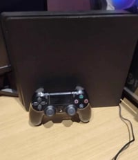 بلايستيشن٤ سليم • مغلق ١٠٠٪ • ذراعين