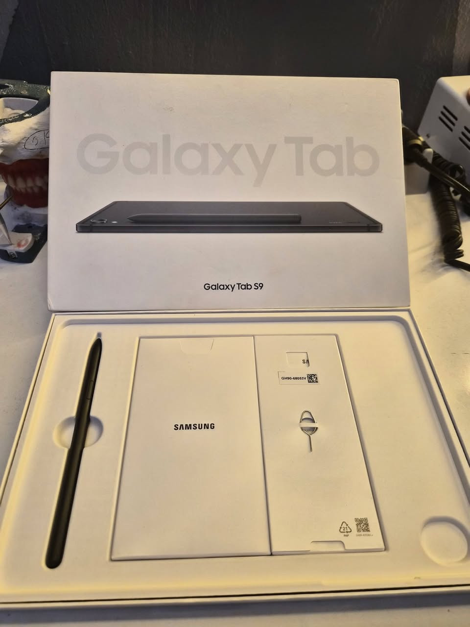 السلام عليكم
تاب سامسونج s9 للبيع
نظيف جدا مساحة 256 مع كامل ملحقاته من قلم و شاحنة
ب 650 الف 
مكانه بغداد و متوفر توصيل 
***********
