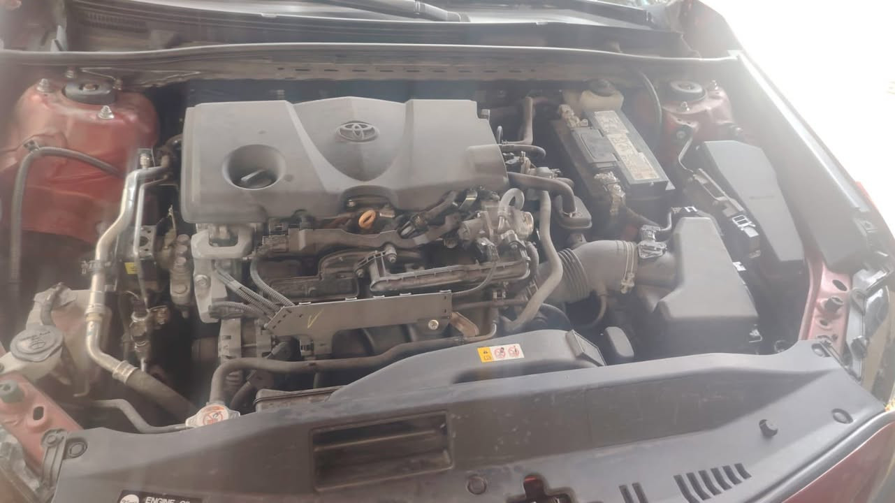 كامري موديل 24 SE
ماشيه 21 حادث السياره بابتين عكس السايق حاليا بالامارات جاهزه لشحن حسب الطلب اربيل او بصره 
السياره ترهم كتاب شهداء 
***********
***********
