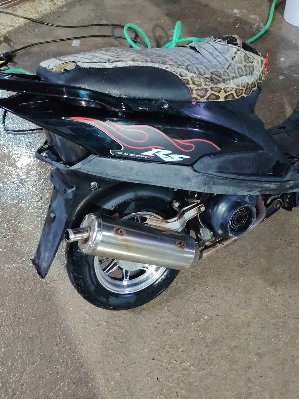 السلام عليكم ماكس عدله للبيع الدراجه كامله نقصها فقط مازده وبكلايت سلف هندر نكره بأي وقت 
الدراجه ويل نجمه 
صلنصه. rz
دبلات تخبل طسه ماكو 
زوج تايرات جديد الخلفي مال رمبه اصلي 
وبيها كلج رياضي مال تفصيخ 
وشوفة عينكم الدراجه تخبل شلعه ومعدل تاكل الكاع 

السعر 400 وبيها مجال 
العنوان: الدوره
الرقم: ***********
واهلا بيكم🌹
