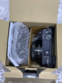 سونى A6400 • عدسة 16-50 • بطاريتان