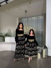 فستان ايطالي • مقاسات ٣٨-٤٨ • طفله ٦-١٢