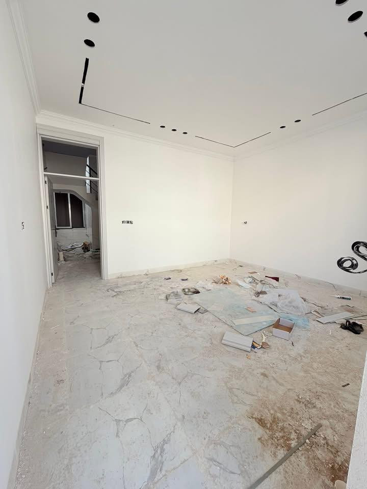 🏡دار طابقين  للبيع مساحة ( 100) طابو ملك صرف 
       بناء حديث نضام دكتات سقف مغربي واجهة فلين
      تسليم كامل عالمفتاح مثل الي بالصوره 
#خلال ا7ايام

لمعرفة السعر الاتصال على رقم الواتساب
***********
 ***********

🧱 بناء حديث واجهة ( 5   ×  20  ) العمق

🧱  عنوان الدار 📌/ كركوك — سايدين المرور القديم مقاطعه ٤٩ 
  قرب حلويات الحلواني الموقع جيد قريب من سايدين وكافه الخدمات 

♦️نوع العقار ( طابو ملك صرف )

1️⃣ طابق الاول 🏠

-  أستقبال 
- غرفة نوم
- مطبخ 
-صحيات داخلي وخارجي 
- درج داخلي 
- كراج سياره 

2️⃣ طابق الثاني 🏘 

- غرف نوم عدد اثنين
- موزع
- صحيات

‏#للاستفسار أكثر مراجعات عقارات عهد الوصال أو الاتصال بالأرقام التالية 
***********
***********
***********
#نستقبل جميع عروضاتكم السكنيه وتجاريه
#عنوان المكتب قادسيه سايدين ابو خطاب قرب أسوق أنا
