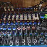 مكسر 8چنل للبيع مستخدم قليل جدا  07810410573