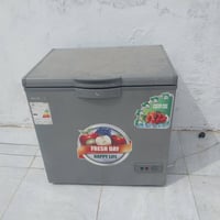 ثلاجة • تحتاج تصليح • ليك داخلي