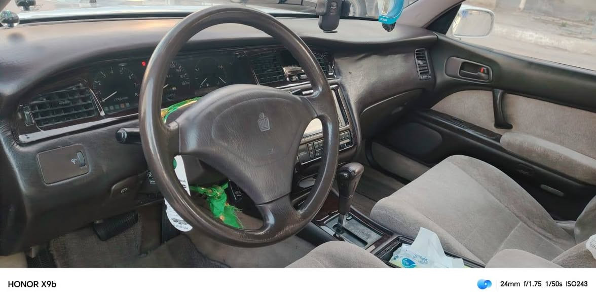 السلام عليكم شبابنه الطيبين من رخصت المسؤلين الكرام بطه 94 منفصل سياره كفاله سياره حيل جديده باقي تفاصيل السياره رقم صاحب السياره 
***********
***********
