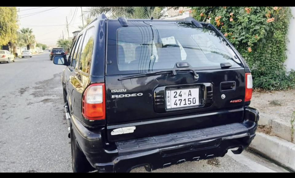 ڕیکلامی تایبەت
ئیسوزو مۆدیل ٢٠٠٠ بۆفرۆشتن
چوار پارچە بۆیاغ 
پێش و پشت لێدانی نیە 
بەس دوو دەرگا لێدانی هەیە
گێر ئۆتۆماتیک
گێر و مەکینە بیلادە بە شەرتە 
سەنەوی و رەقەم تا ٢٠٣٠ نوێیە
 بە ناوی خۆمە
 نرخ 55گەڵاو و مامەلە
ژمارە مۆبایل : ***********
شوێن// هەولێر
