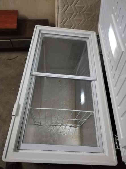 مجمدة بعدها جديدة للبيع *********** ***********
