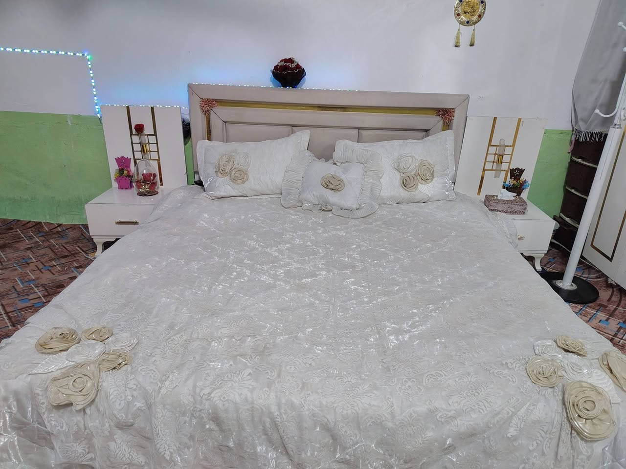 سلام عليكم غرفه نوم تركي للبيع ب600 وبيهه مجال اخت جديده
***********
