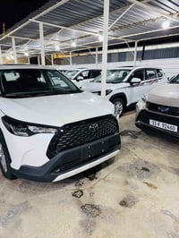 للبيع تويوتا كروز 2025 زيرو بدون اضافات كله عل بلاد مواصفات فتحة سقف ب...