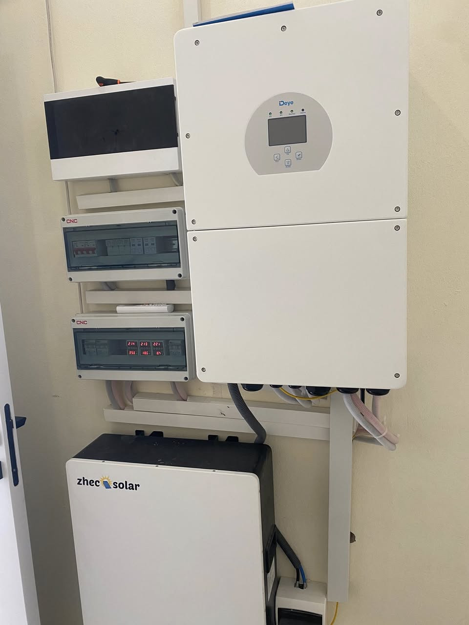 السلام عليكم بمناسبة شهر رمضان الفضيل 
نود إبلاغ زبائننا الكرام تم فتح العمل في منظومات الطاقة الشمسية والحلول الكهربائية الحديثة بنظام التقسيط 
بضمان حقيقي وجودة عالية وبمواصفات عالمية 
 #تخلص_من_خط_المولد
المهندس فارس حسين 
للاستفسار 
‏***********
