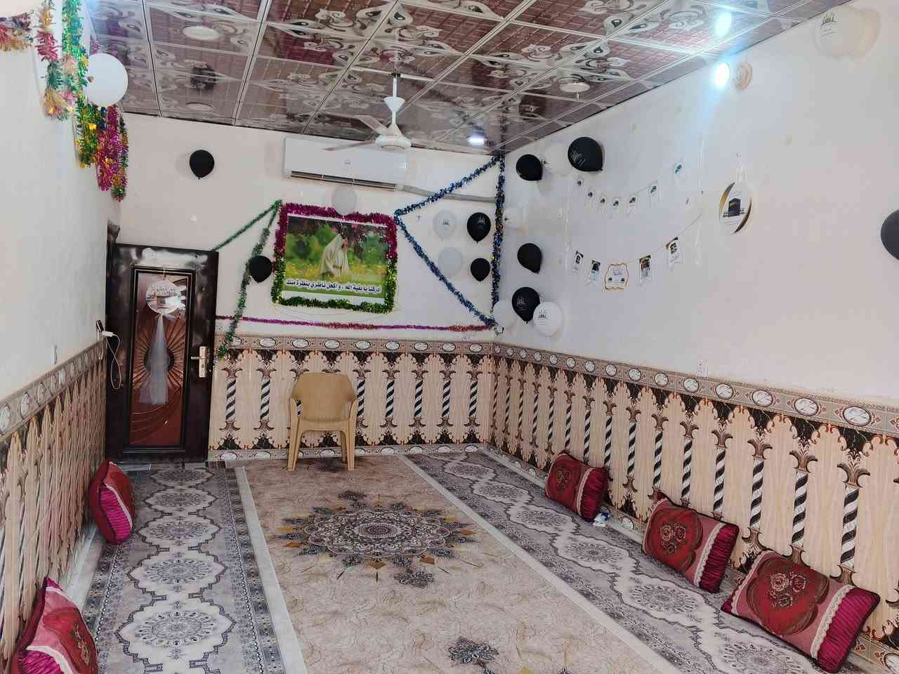 بيت زراعي للبيع مساحه 120 بدايه لفضليه خلف طاقه كهرباء لبيت غرفه وصاله ومطبخ وديوانيه وصحيات وساحه جبيره لبيت جديد ومرتب وخدمات كامله بي وصل تطويب وسعره مناسب جدا 22 وبي مجال ***********
