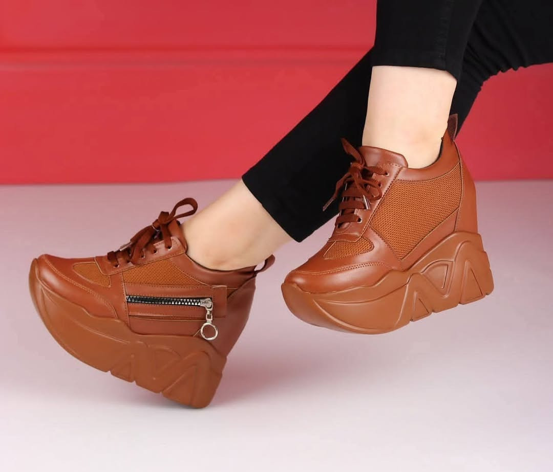 رياضي كعب داخلي عالي الاكثر راحة 
Size 36 37 38 39 40 41 
للحجز مراسله الصفحة او الوتساب *********** 
يوجد خدمة توصيل لجميع المحافظات
