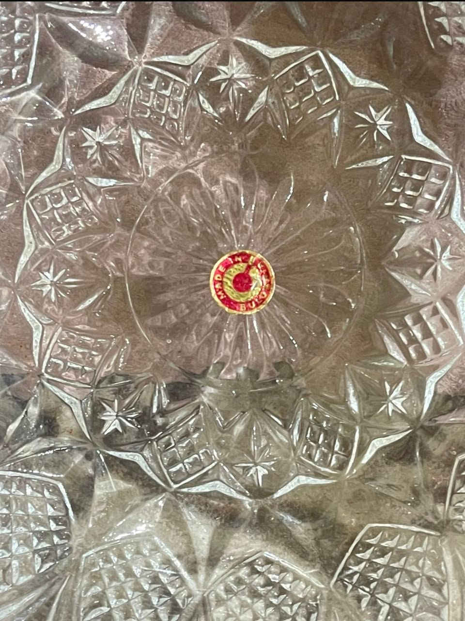 طقم كرستال بلغاري غير مستخدم (١٢) قطعه يتكون من كاسه كبيره قياس القطر ٢٥ سم والعمق ١٢ سم و(٦) كاسات قياس القطر ١٢ سم والعمق ٧ سم و(٥) صحون قياس القطر ١٧سم السعر خاص لطفاً يوجد توصيل لكل محافظاتنا الحبيبه


**إذا كنت صاحب هذا الإعلان وتريد حذفه لأي سبب، رجاءا أرسل رسالة إلى الدعم الفني**