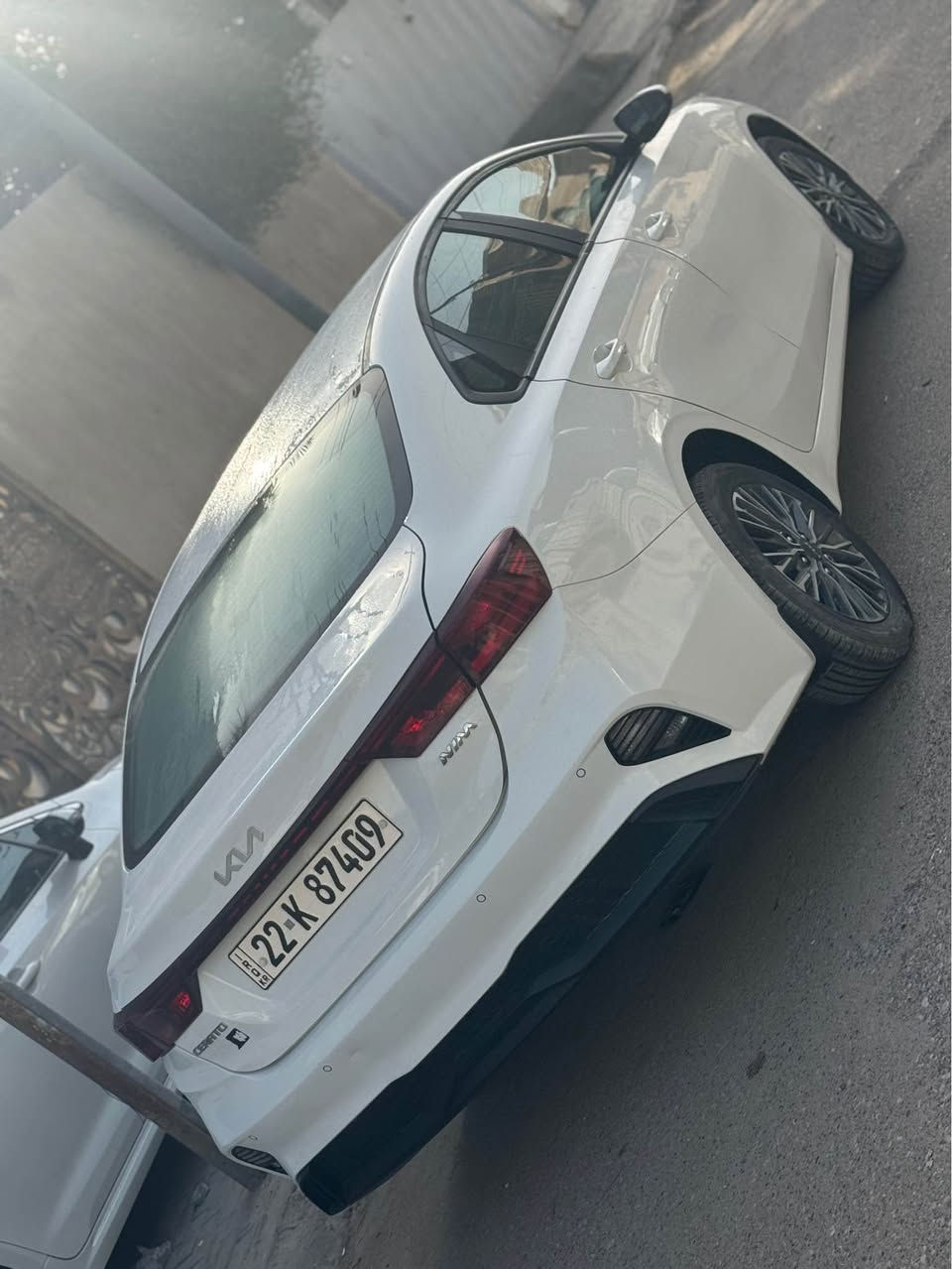 سلام عليكم 
سيراتو 2024 خليجي
مو صيني  
مكينه 1600دوش 
رقم أربيل سنويه لل29
سياره كفاله وعندي صار بيها طخه بلباب عكس سائق وبدلته وكاله
سعر 167
بيع او مراوس
*********** البصرة, العراق
