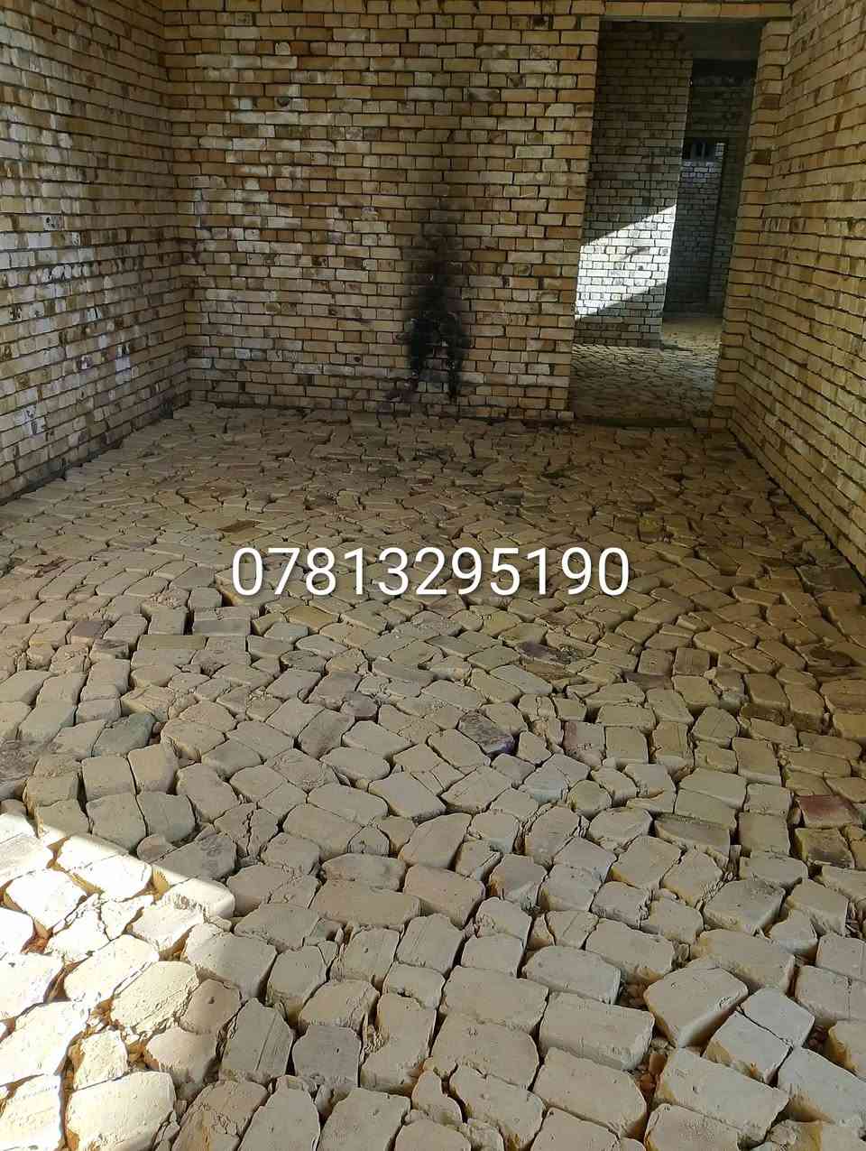 يوجد كادر لحدل والتربيع و فرش سبيس وقلع التراب وصب الارضيه وتزفيت وتسليط الأسطح يوجد كادر ***********
