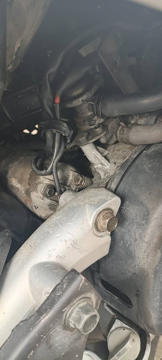 سلام عليكم ماكس ثعلب كهربائياتها شغالة نكرة سلف هندر مكينة ناعمة قفل جنطة قفل ستيرن كلة شغال بيها ملاحظات قليلة سعر 425
الشراي يتصل ***********
