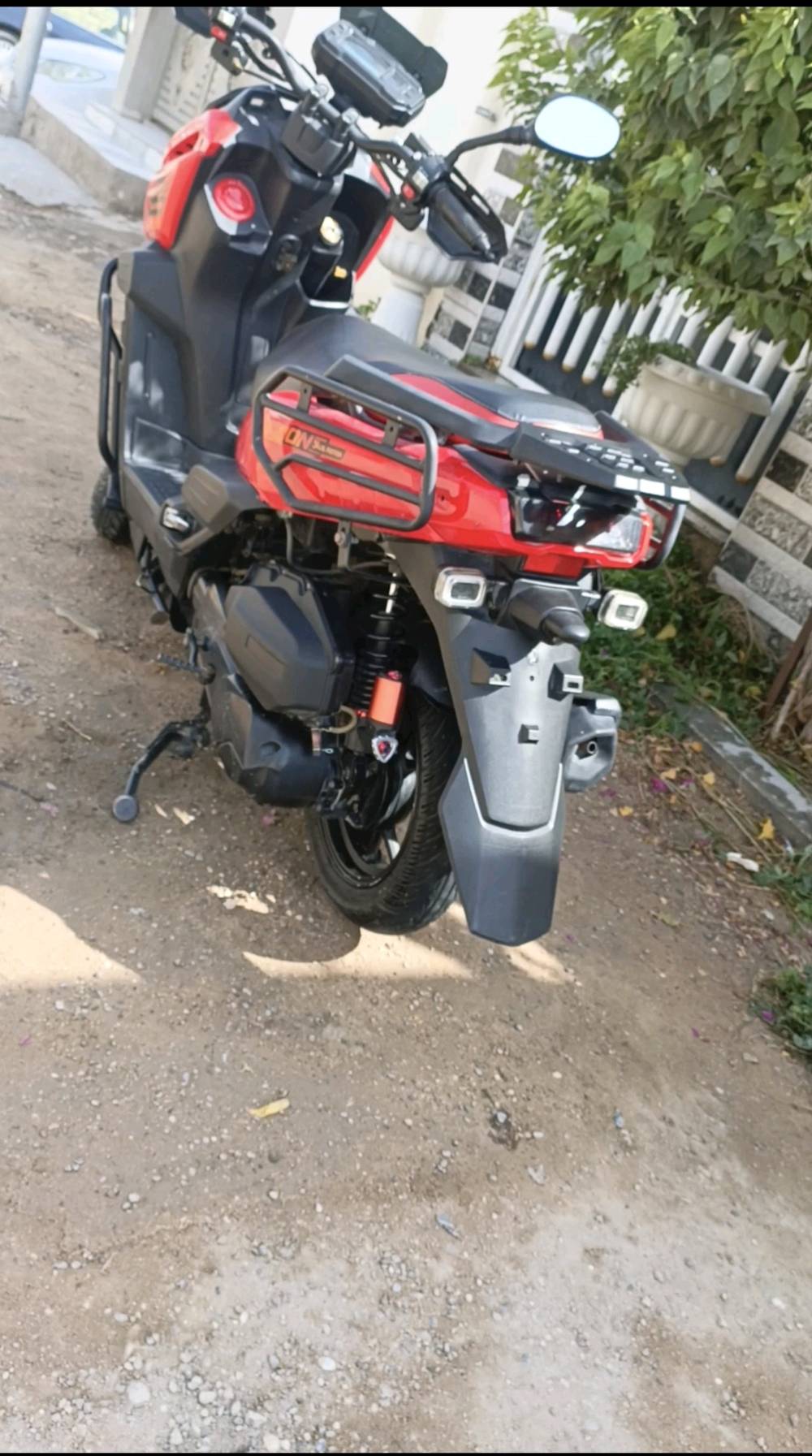 
شنو موديل الدراجة وسنة الصنع؟: 
موديل 2024
شنو وضع المحرك والصيانة؟: 
جيده 
وين موقعك الجغرافي للتسليم؟: 
حي النداء 