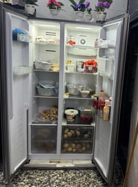 اغراض بيت • غرفة نوم • شاشة