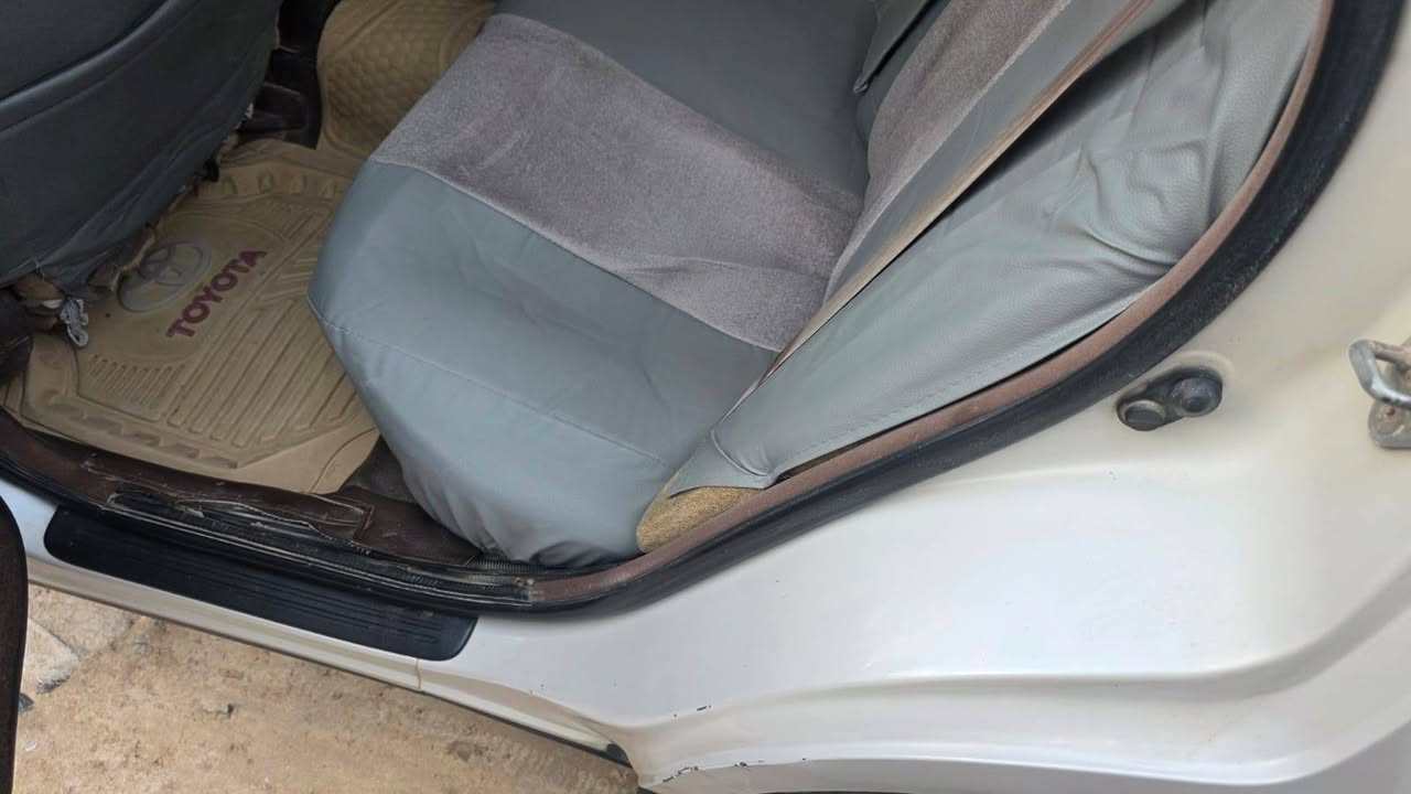 مكلف بلنشر 
كرسته نفخ تسجيل جديد مزاد كمركي 
مكفوله من الكص والنقل والرسميات 
رقم بصره مشروع وطني وسنويه جديده 
سياره جديده بمعنى الكلمه بعدهي حوض الشركه والصور موجوده 
تبريد وتدفئه جاهزه
مكينه وكير ثنين ونص شرط كارتون 
حداده وتخم تاير وغرفه جديده
كهربائيات كلها شغاله 
السعر 67 
البصره كرمه علي 
‏‪0780 204 1320‬‏
