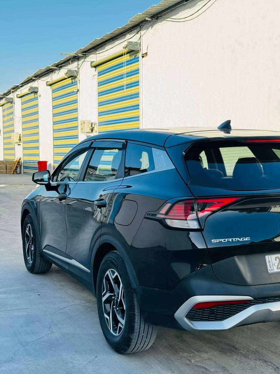 للبيع فقط 
سبورتج 2023 حادث  بالجاملغ والباب وصور حادث مرفقه بجم كبس بدون ايرباك وبيه بلعراق طخه جاملغ خلفي صبغ صفحه سايق وباقي مكفول 
 لون اسود . ماشية ٣٥ الف مايل
مواصفات السيارة
محرك ٢٥٠٠ تنفس طبيعي GDi
رادار امامي 
سويج
سياقة ذاتية
تحديد مسار 
شاشه +كامره + حساس
سايد بريك بصمه 
تبريد قطعتين 
كير 8 نمر
رقم سليمانيه دولي ترقيم جديد تحويل مباشر هزه ورقم جدد
مكاني بغداد قرب علوه الرشيد يم القوس 
وسعره مال بيع ١٦٨ نهايته ولاتكلي اكو ارخص من هيج سعر 
 اي استفسار اتصل/ ***********
                       /***********
