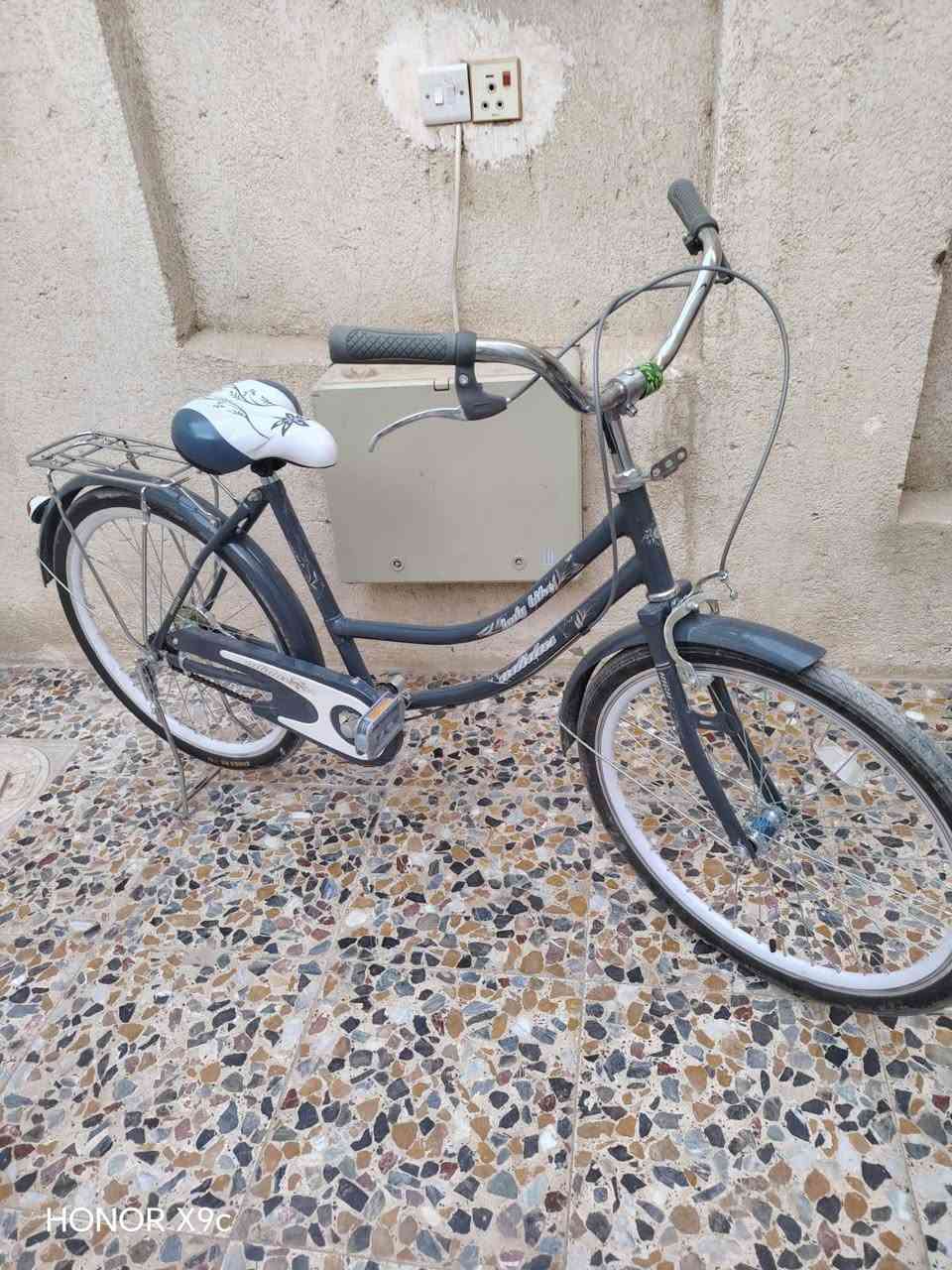 للبيع بعده جديد حجمه 24 سعره 90 الف ***********
